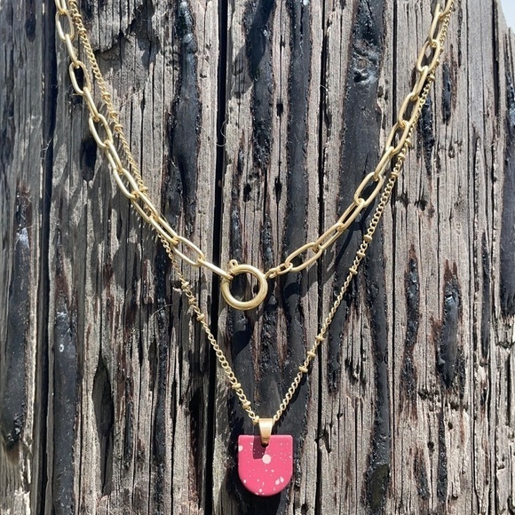 Multi chain necklace with pink pendant paper clip - Picture 1 of 6